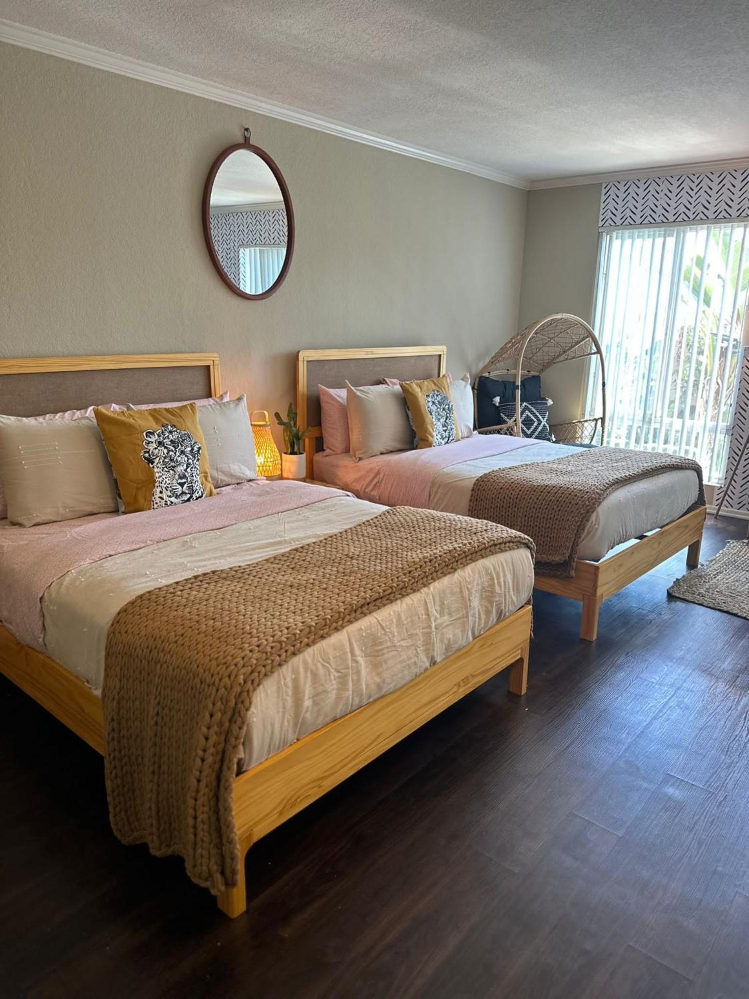 Loft Apartments At Hollywood Free Parking Close To Studios Universal Лос-Анджелес Экстерьер фото
